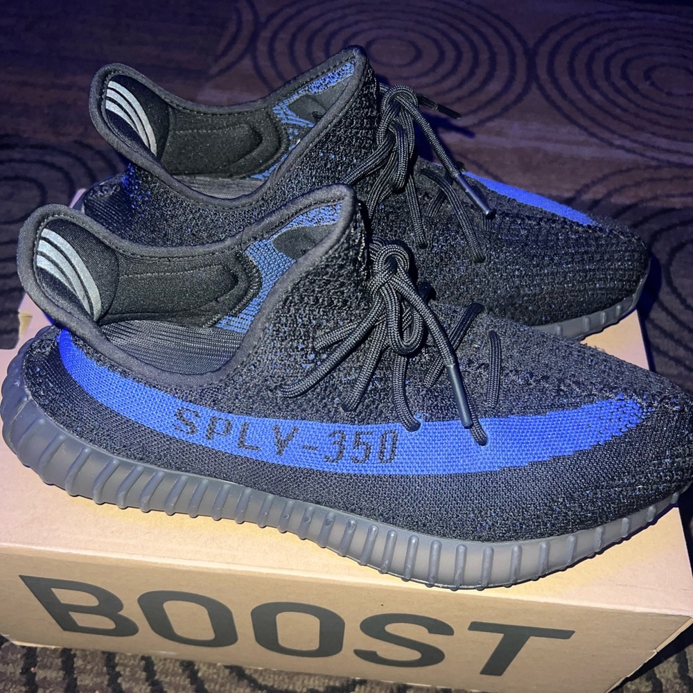 Yeezy Boost 350 V2 Dazzling Blue